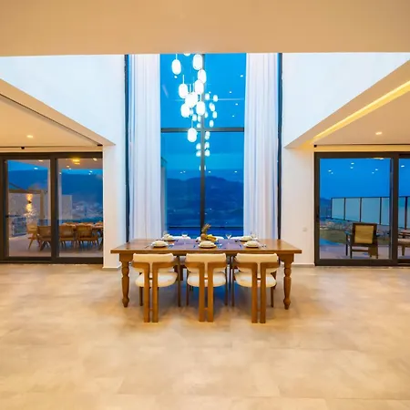 Deniz Manzarali Genis Tatil Villasi * Kaş