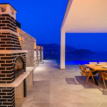 Deniz Manzarali Genis Tatil Villasi Villa Kaş