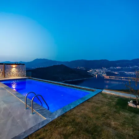 Deniz Manzarali Genis Tatil Villasi * Kaş
