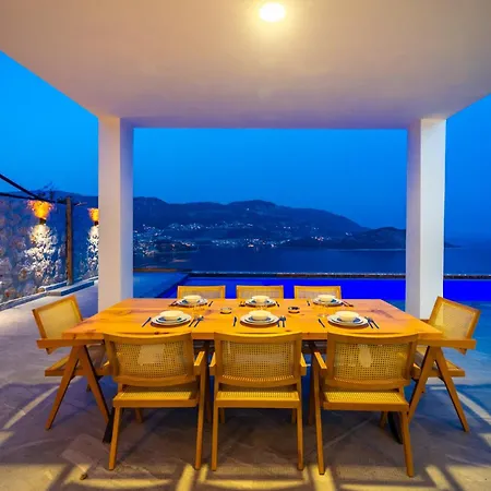 Deniz Manzarali Genis Tatil Villasi * Kaş