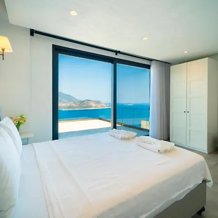 Deniz Manzarali Genis Tatil Villasi * Kaş