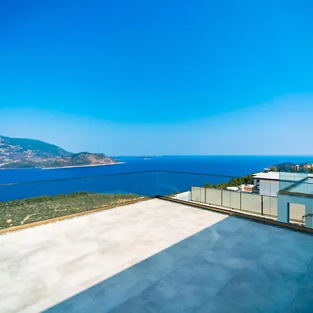 Deniz Manzarali Genis Tatil Villasi Kaş