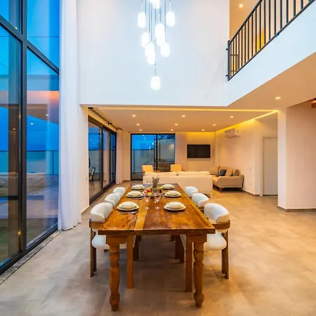 Deniz Manzarali Genis Tatil Villasi * Kaş